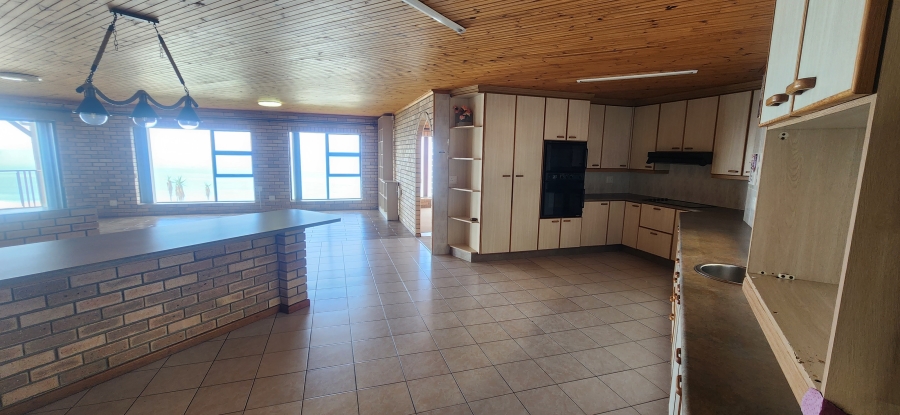 5 Bedroom Property for Sale in Dana Bay Western Cape